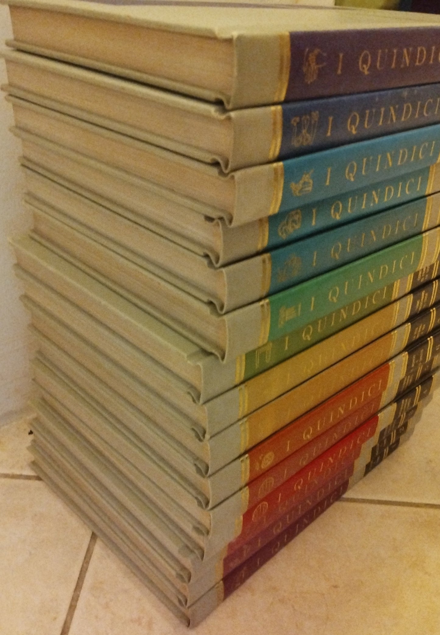 Enciclopedia I Quindici 1968, Field Educational - dorsi arcobaleno