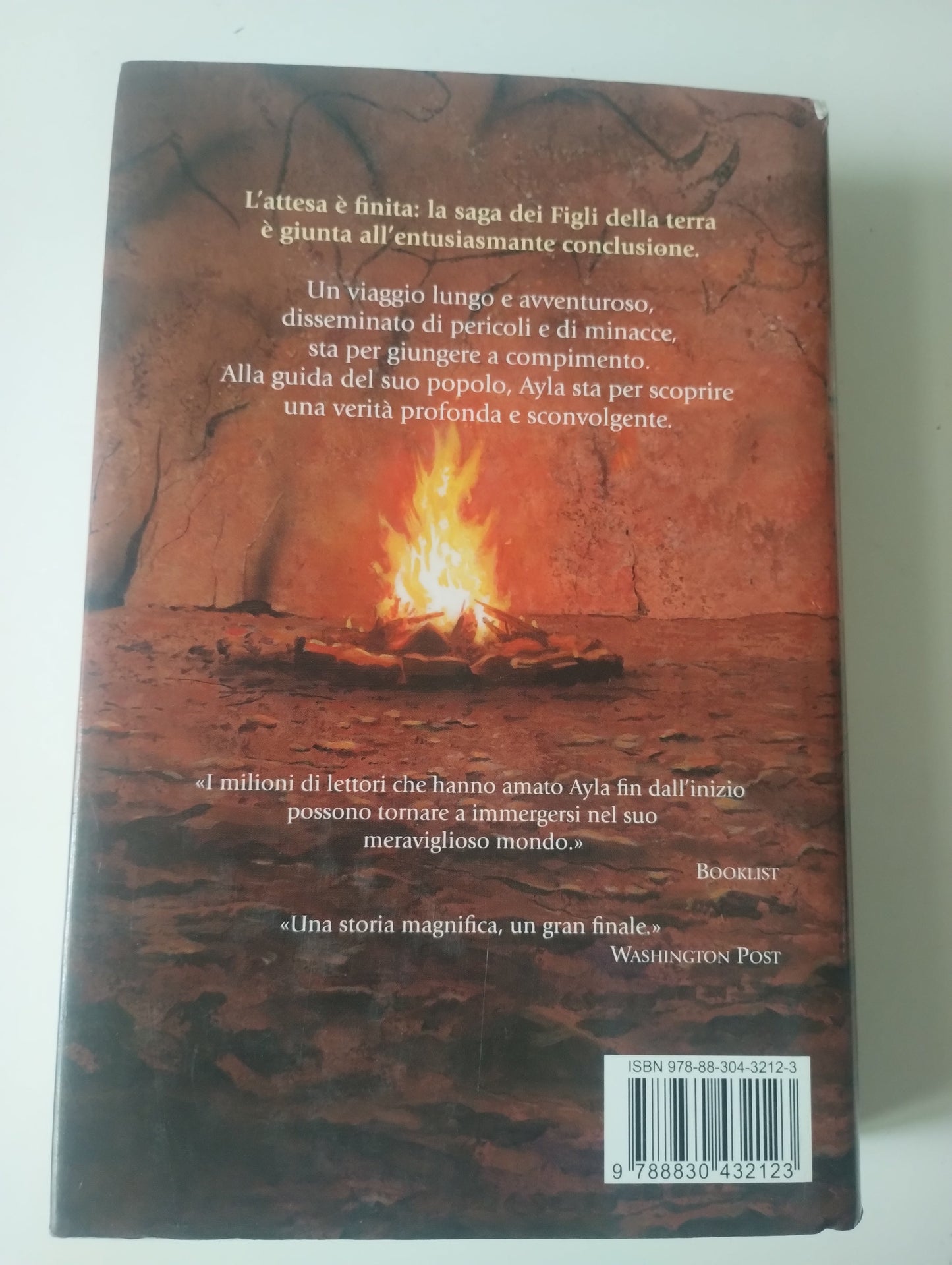 La terra delle caverne dipinte. Jean Auel. Longanesi 2012 isbn 9788830432123