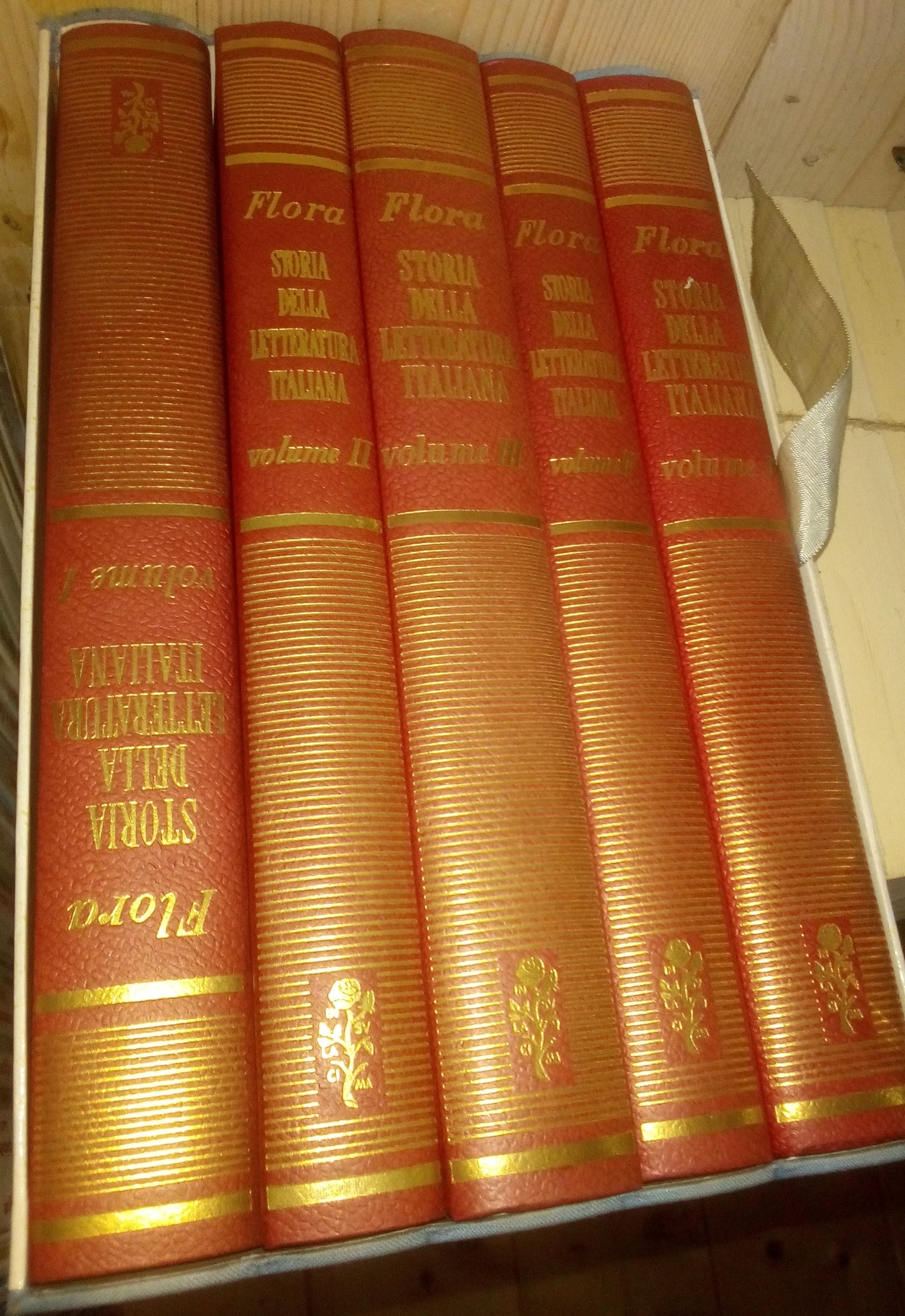 FLORA STORIA DELLA LETTERATURA ITALIANA 5 volumi con cofanetto