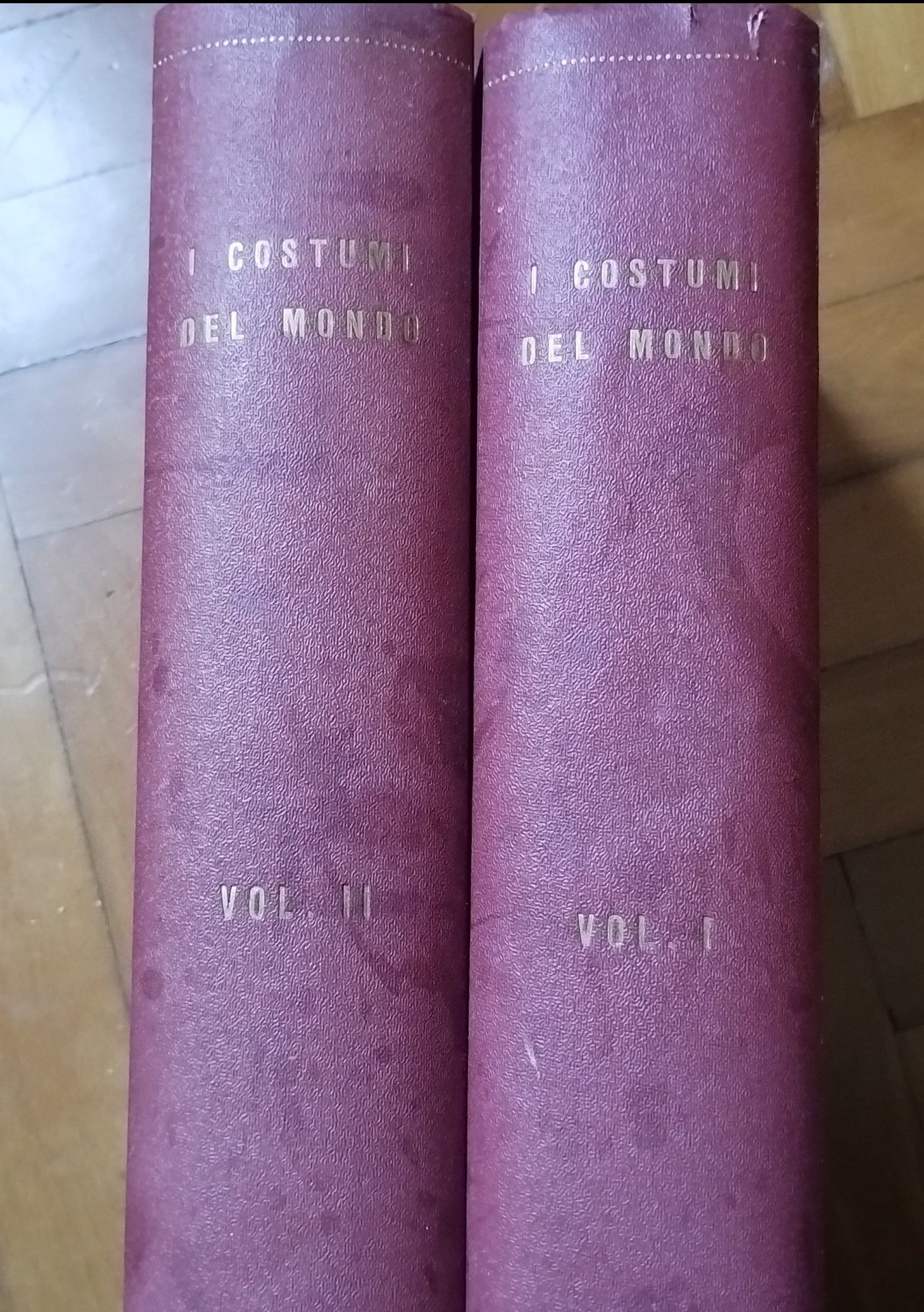 I Costumi del Mondo. Illustrazione popolare delle usanze, dei riti, delle cerimonie di tutti i paesi - Walter Hutchinson (Autore) Società Editrice Libraria, 1915