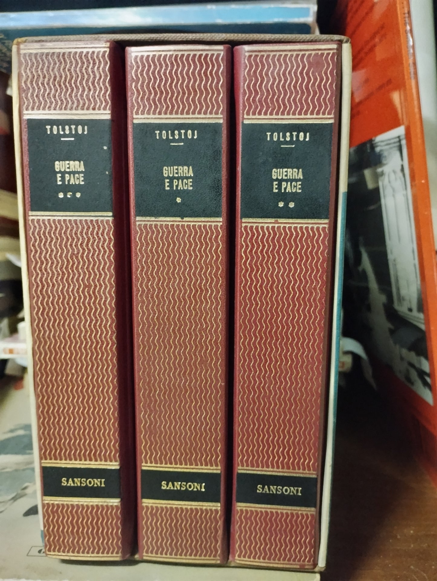 Guerra e pace (3 voll. Copertina rigida) [L. Tolstoj : Sansoni, 1970] con cofanetto