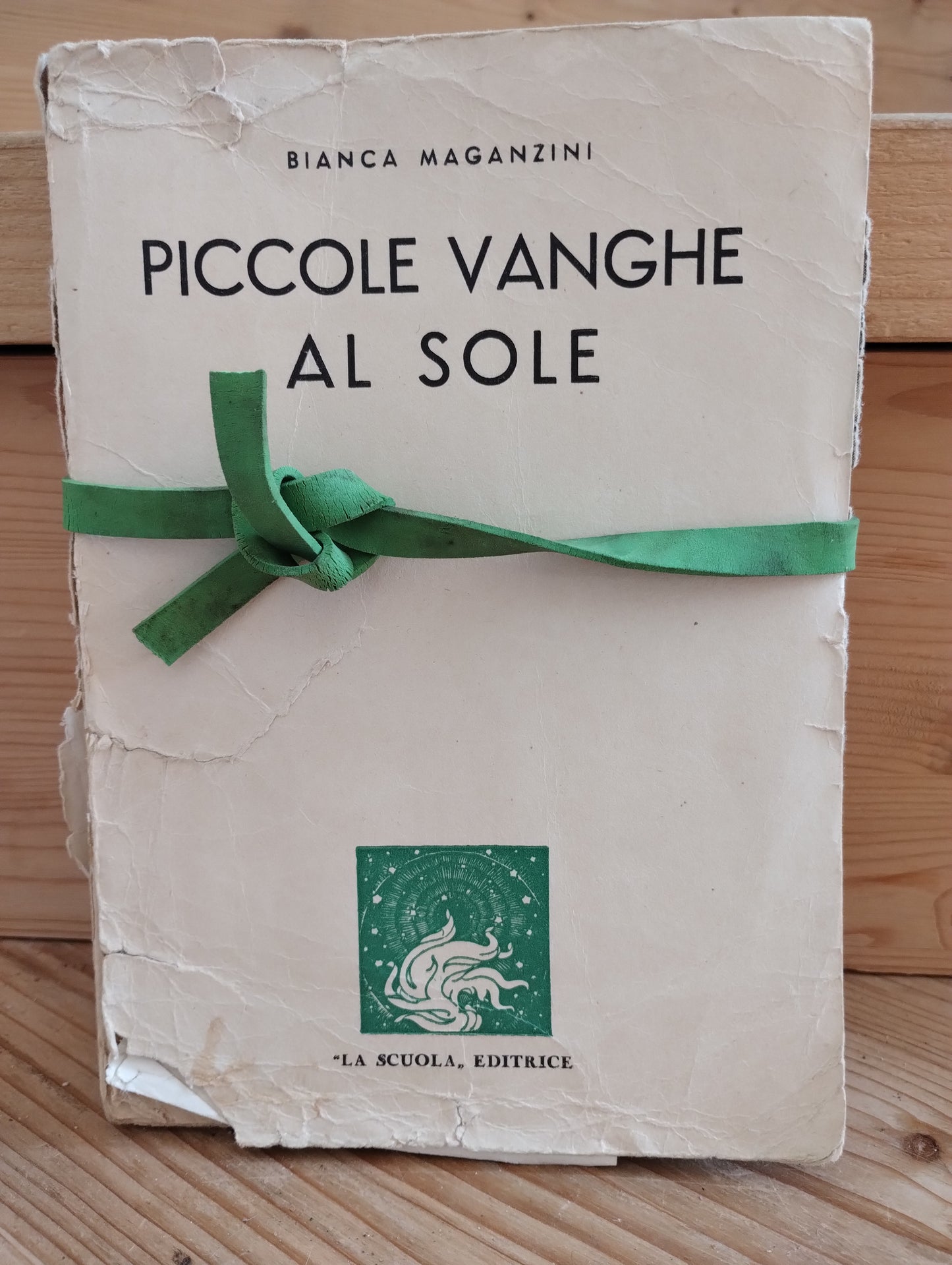 Piccole vanghe al sole di: Bianca Maganzini (Autore) La Scuola 1940