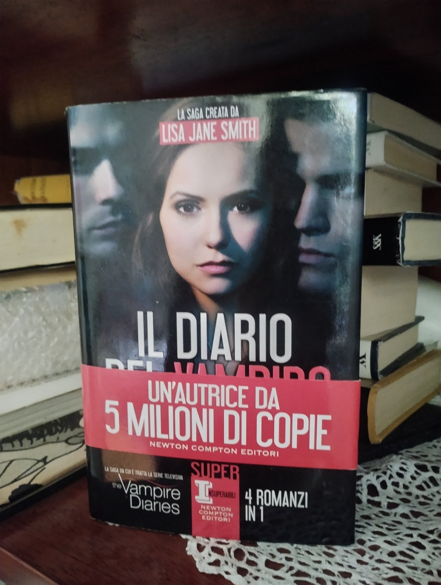 Il diario del vampiro: La maschera-Fantasmi-Luna piena-Destino 4 romanzi in 1, Newton Jane Smith 9788854179332