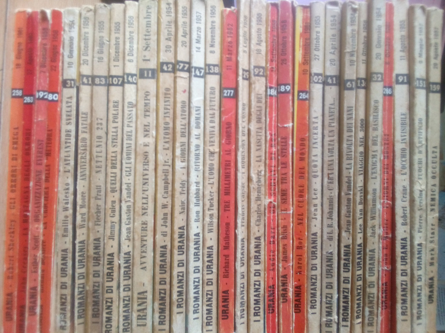 Lotto 56 romanzi Urania numeri bassi - dal'11 al 273 - 1953 in su